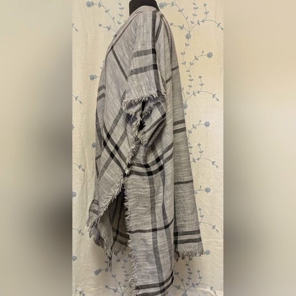 Oversized shawl wrap - Picture 4 of 6